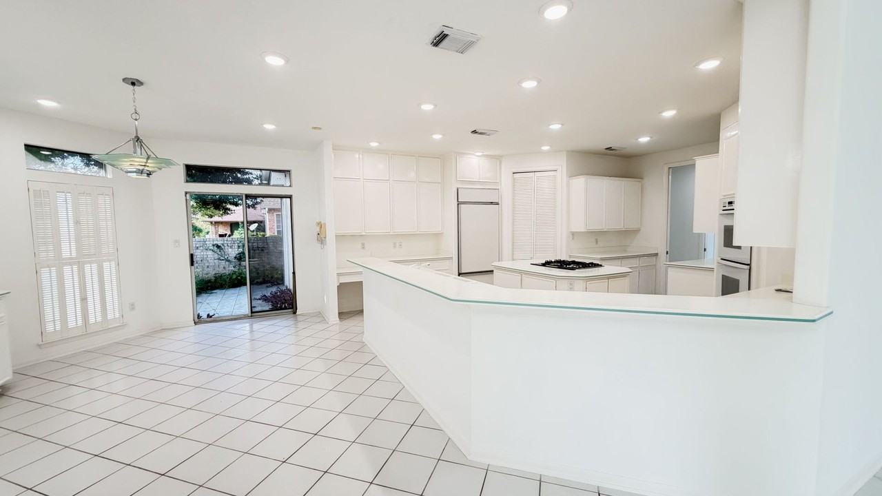 4601 Country Club Vw - Photo 7 of 31