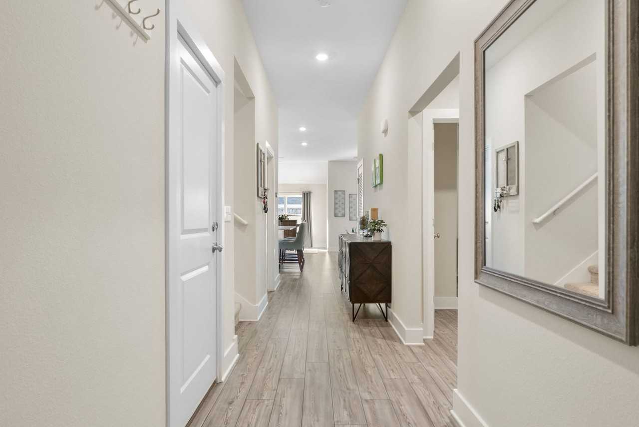 231 Bayou Bend Lane - Photo 3 of 31