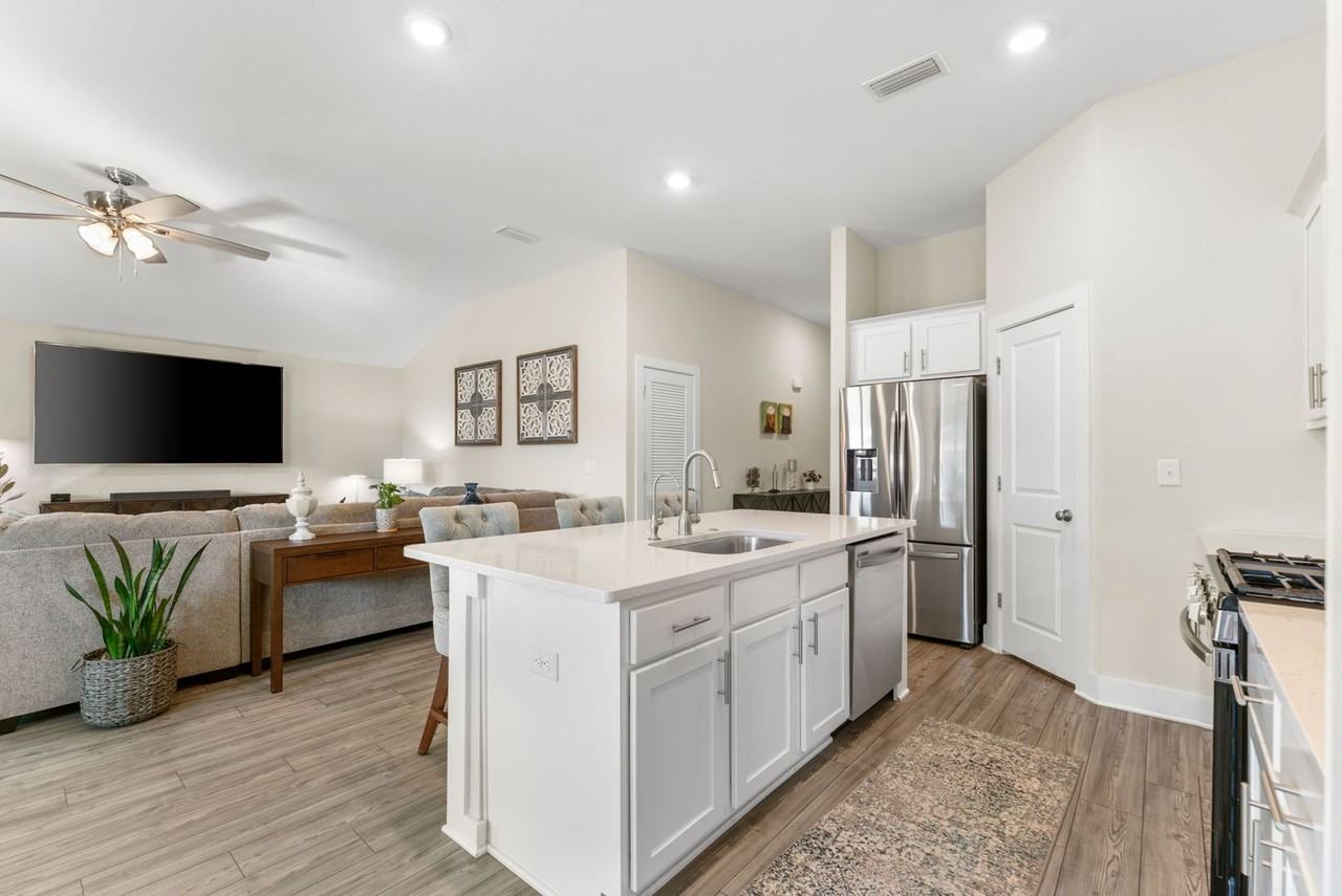 231 Bayou Bend Lane - Photo 5 of 31