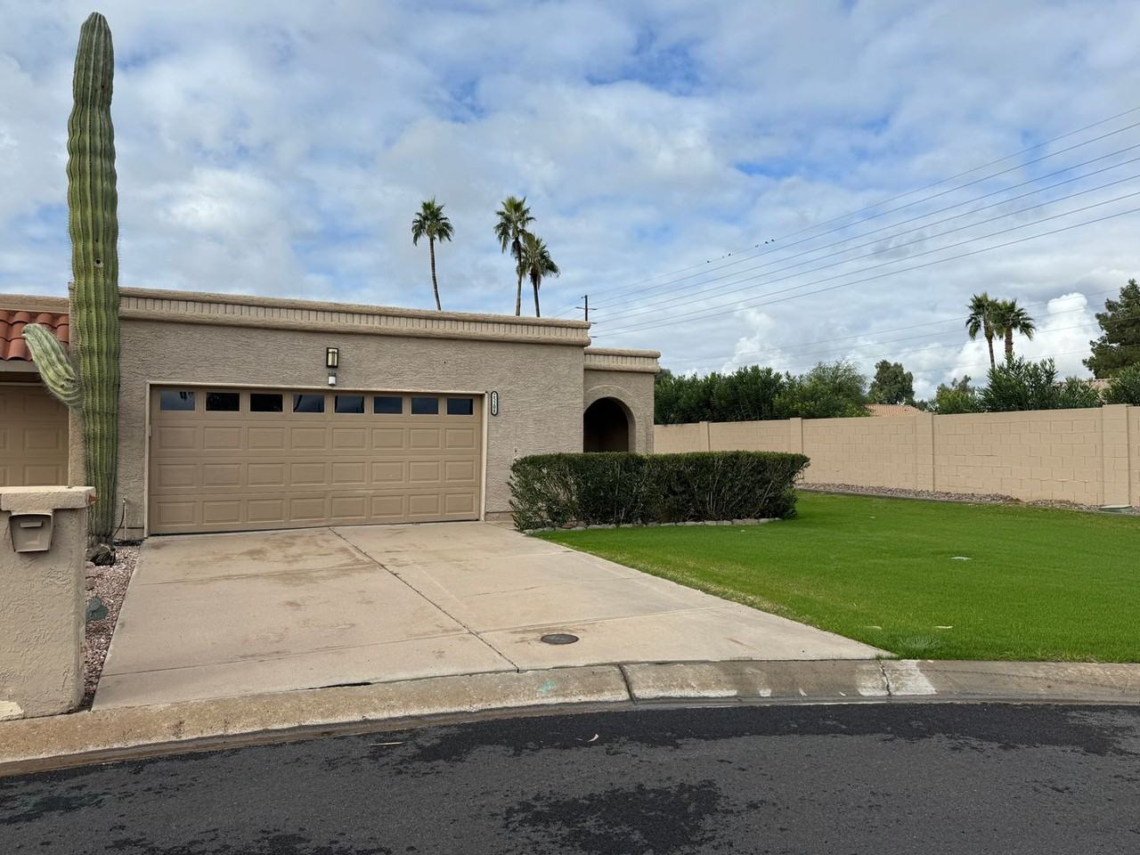 25208 S Angora Ct - Photo 2 of 24