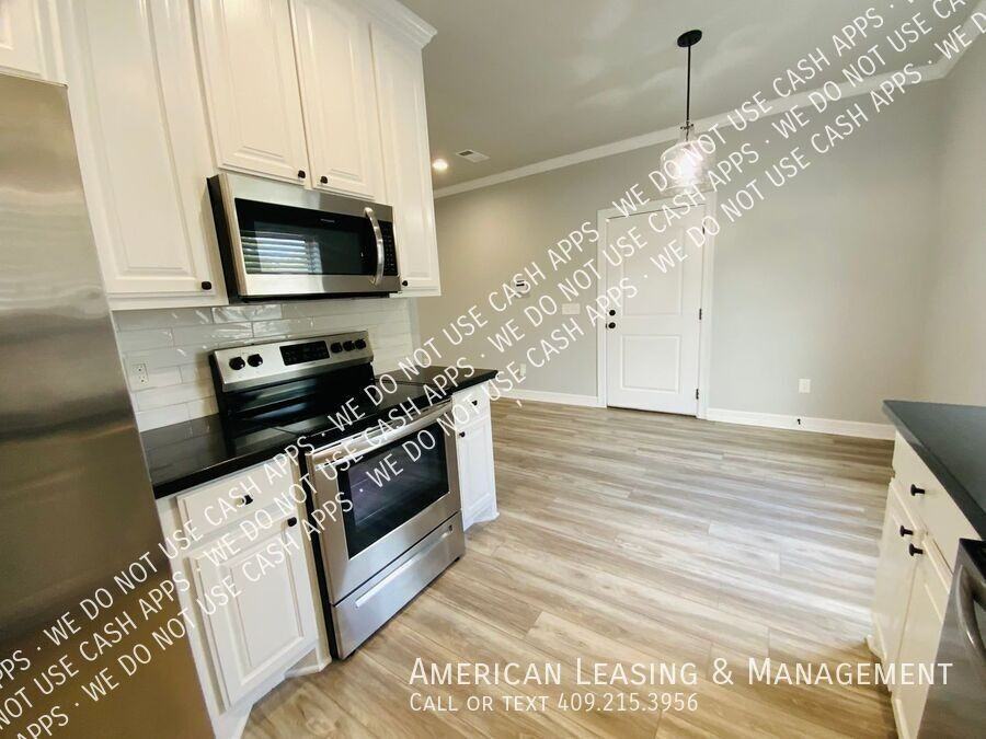 175 Allen St #200 - Photo 2 of 17