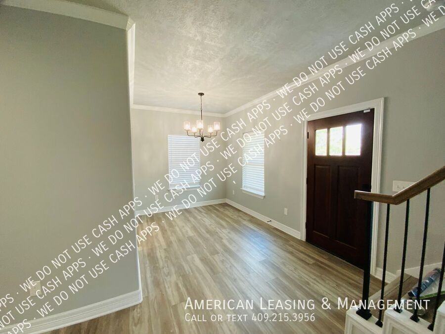 175 Allen St #200 - Photo 5 of 17