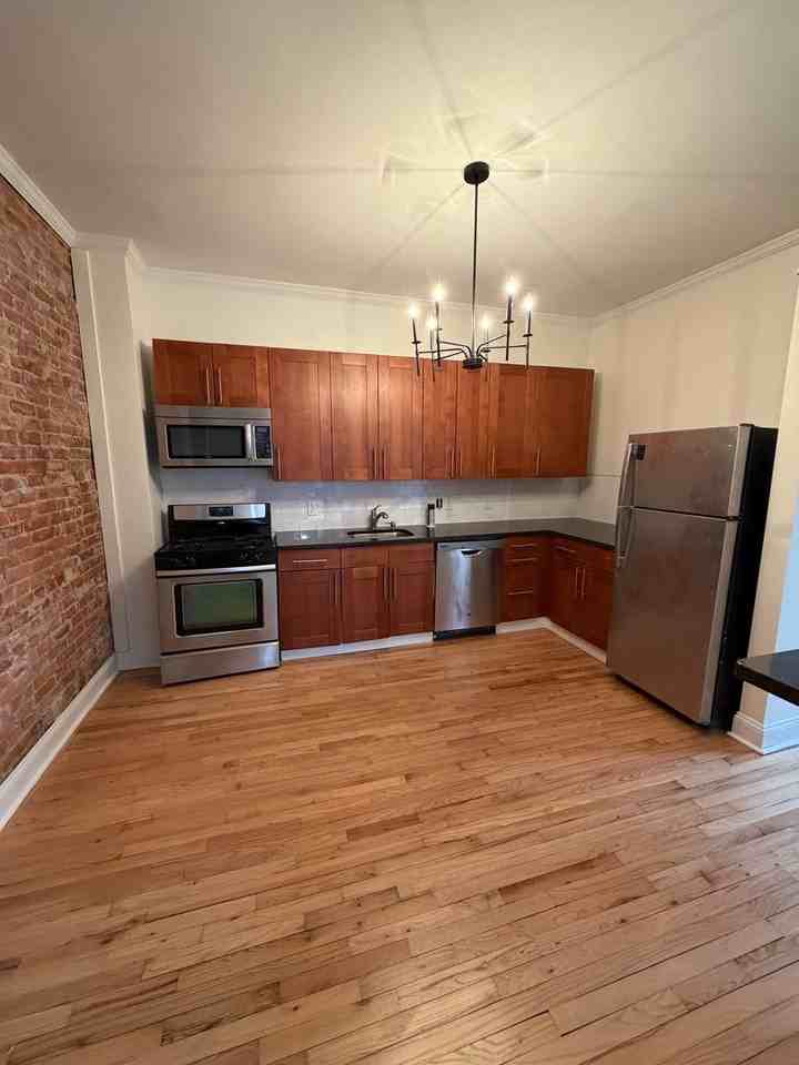 103 S 18th St - Photo 6 of 21