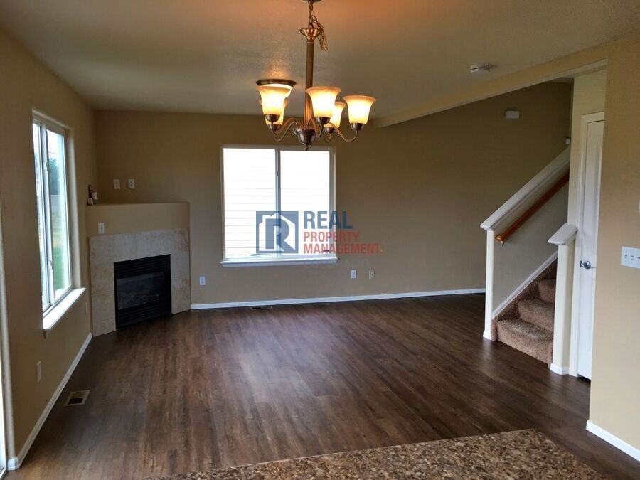 2360 Sierra Springs Dr - Photo 3 of 19