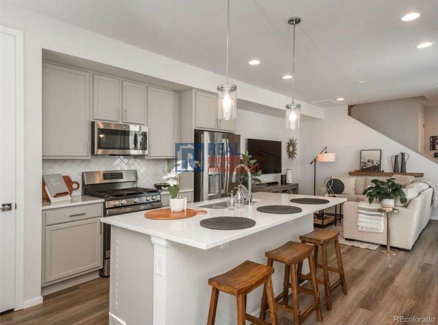 1675 S Andes Way - Photo 3 of 28