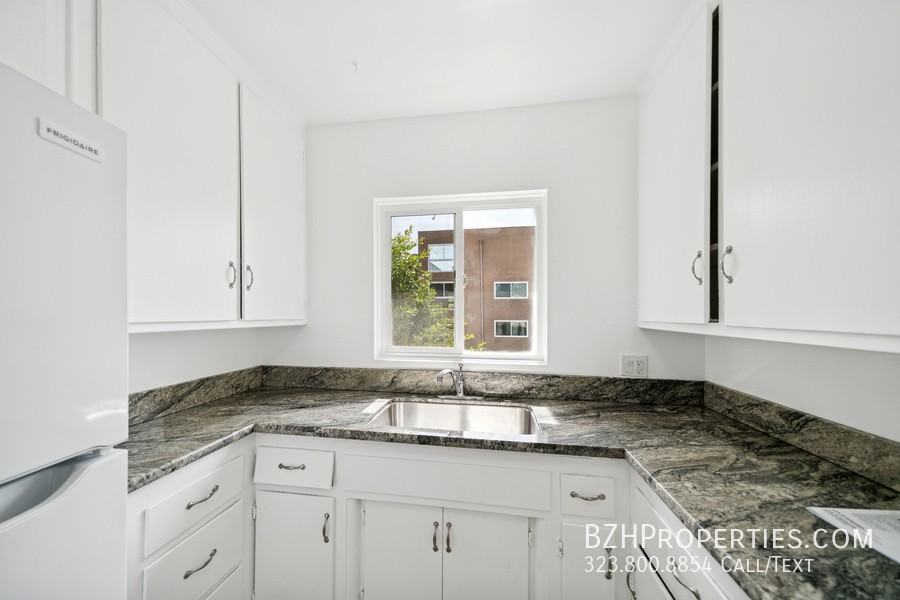 1308 Havenhurst Dr #17B - Photo 4 of 12