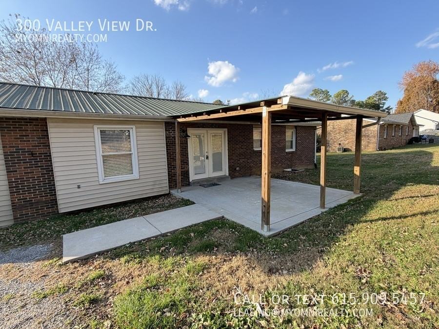 300 Valley View Dr - Photo 3 of 15