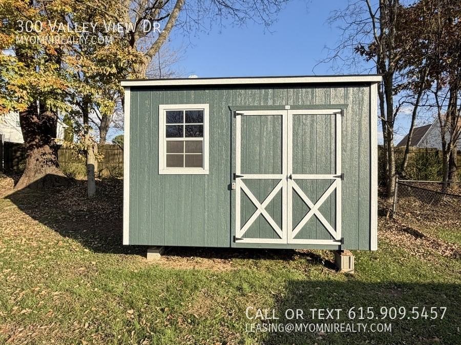 300 Valley View Dr - Photo 4 of 15