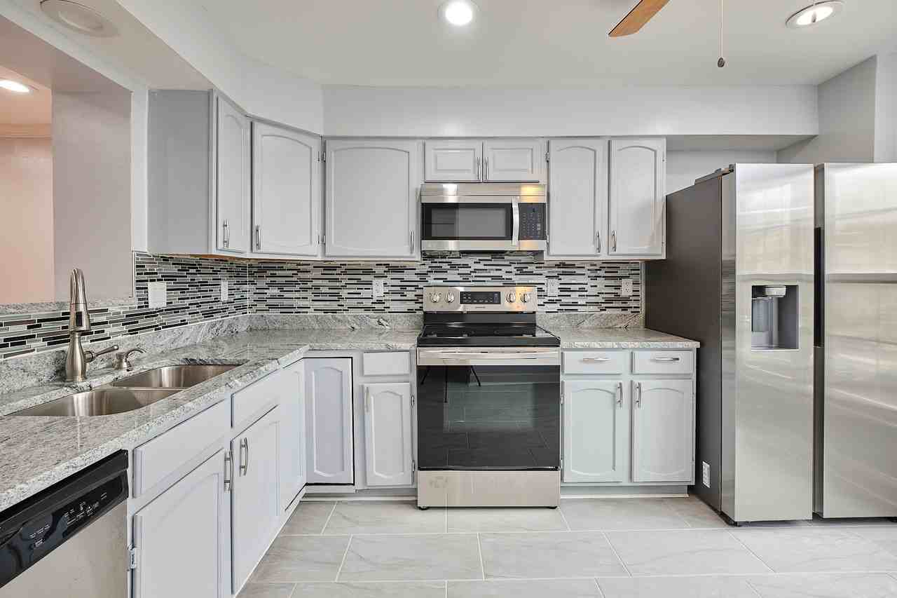 2616 Sherman Ave Nw - Photo 5 of 24