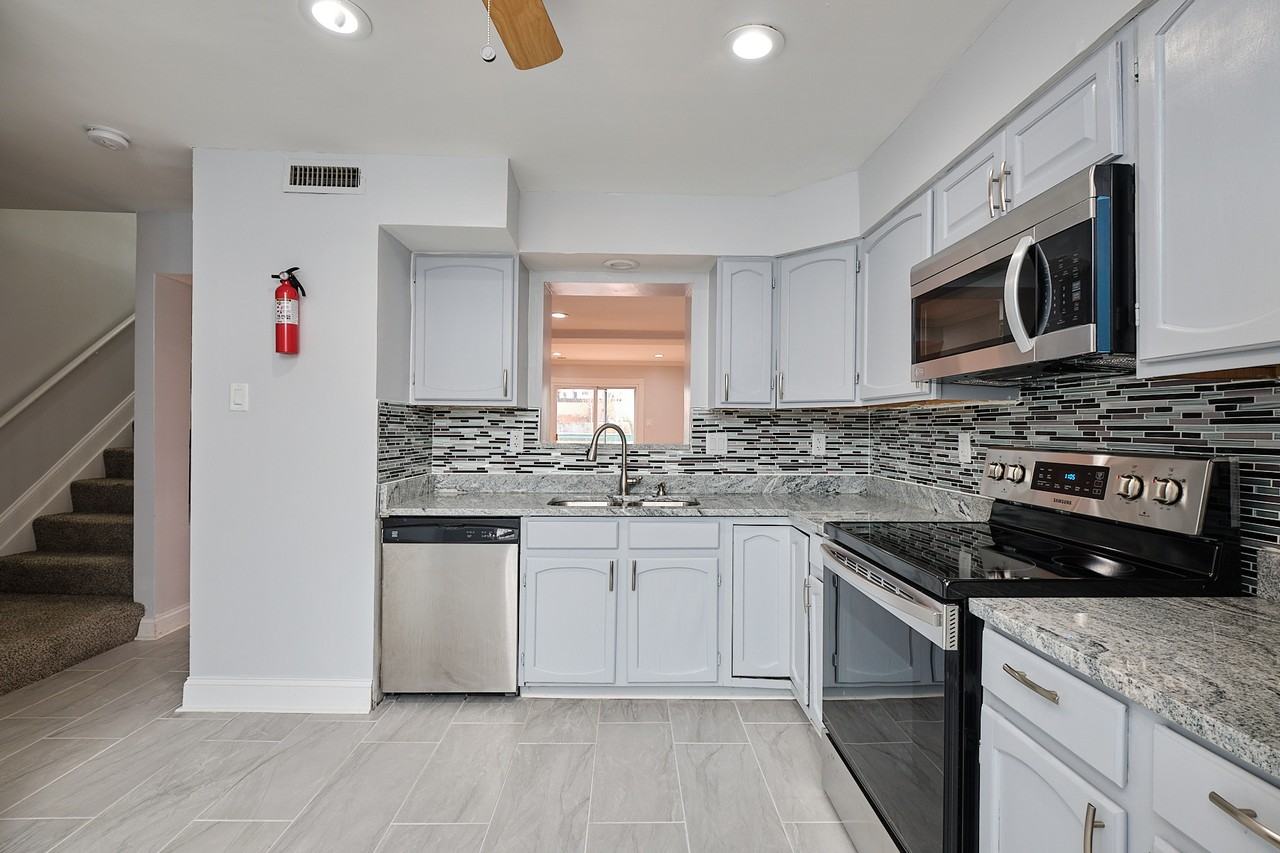 2616 Sherman Ave Nw - Photo 6 of 24