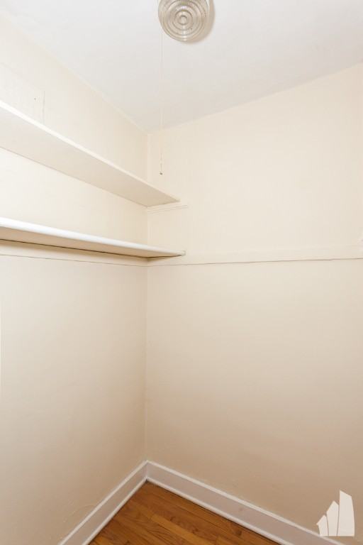 536 West Arlington Place #211 - Photo 5 of 9