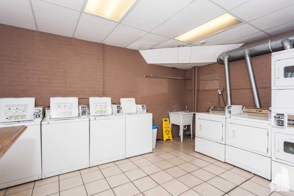 536 West Arlington Place #211 - Photo 7 of 9