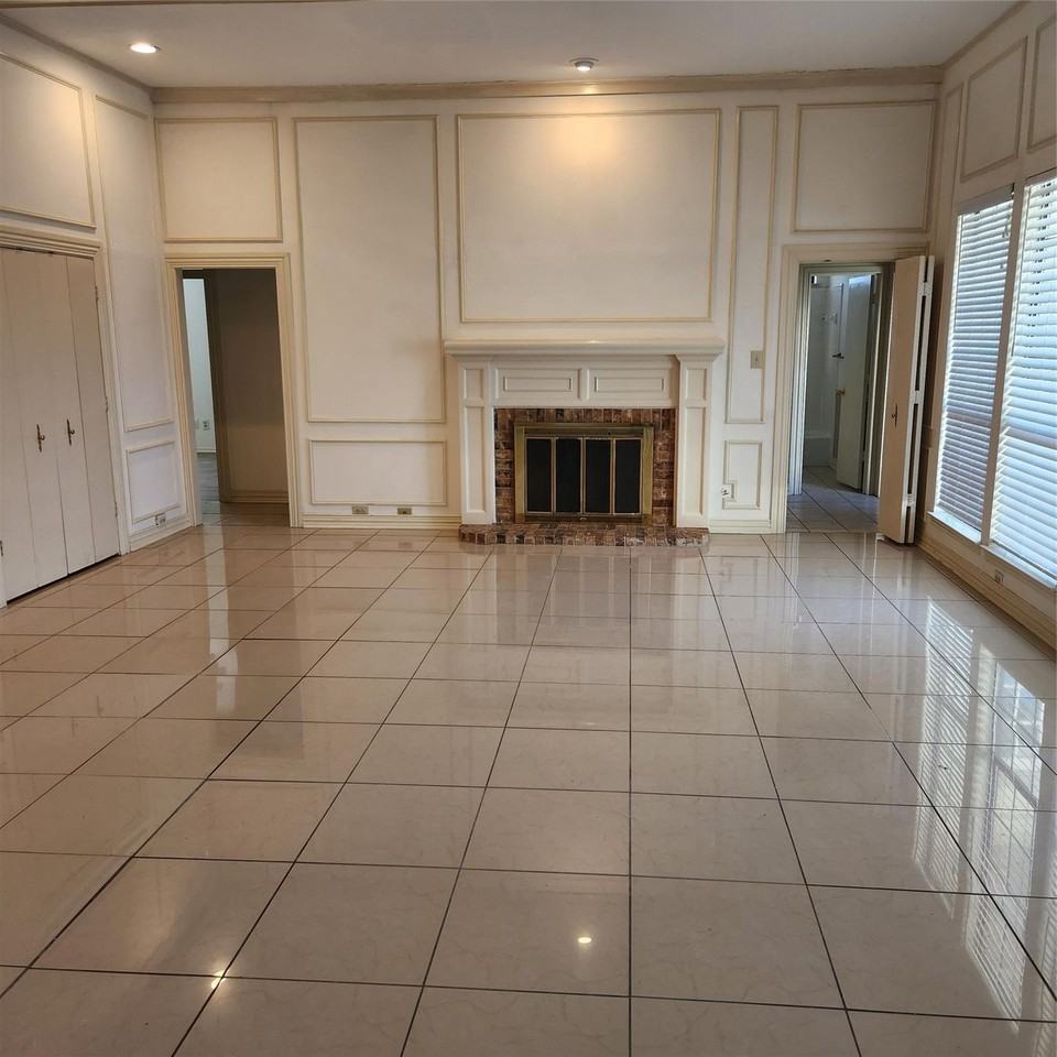 7303 Williamswood Dr - Photo 2 of 16