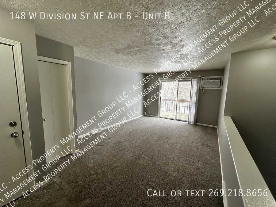 148 W Division St Ne Apt B #B - Photo 2 of 28
