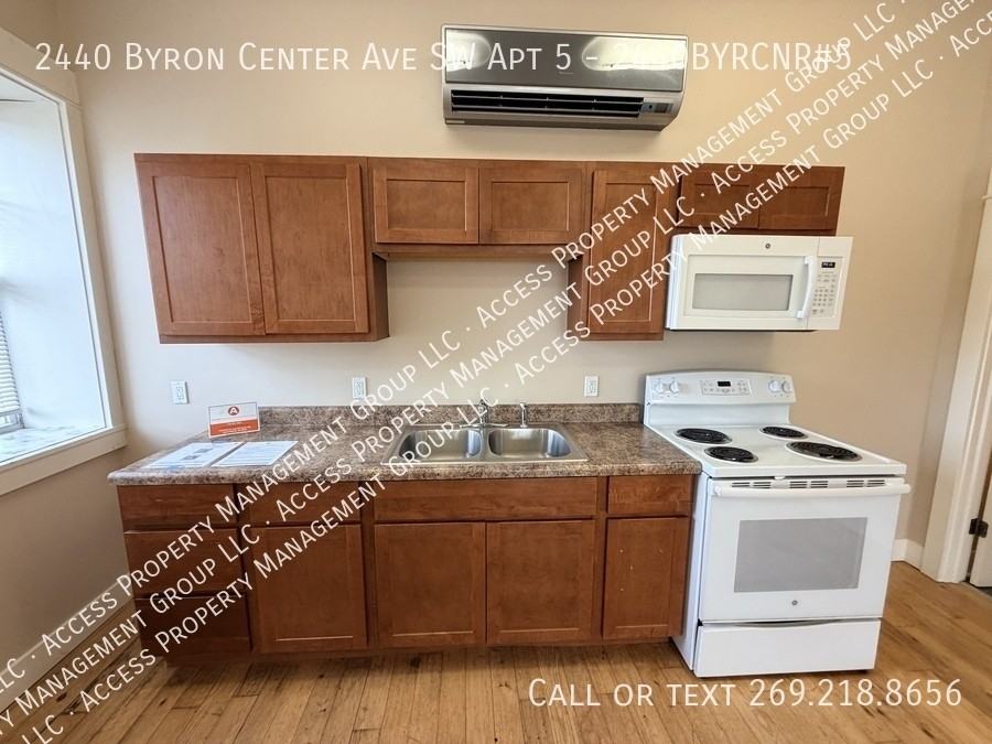 2440 Byron Center Avenue Southwest - Photo 7 of 13