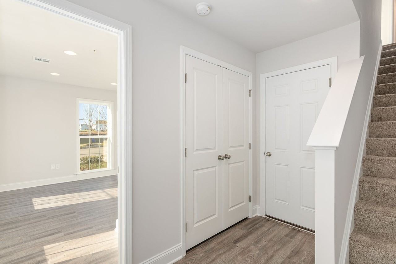 3246 Parade St - Photo 5 of 30