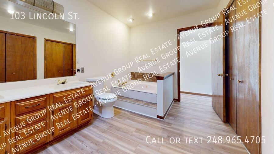 103 Lincoln Street - Photo 7 of 14