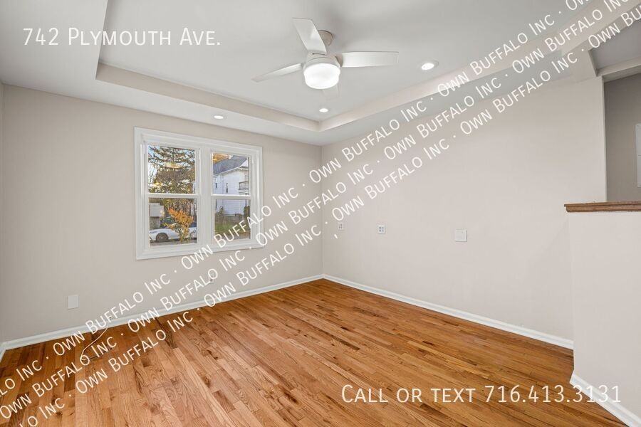 742 Plymouth Ave - Photo 5 of 28