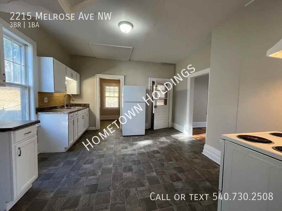 2215 Melrose Avenue Northwest - Photo 6 of 17