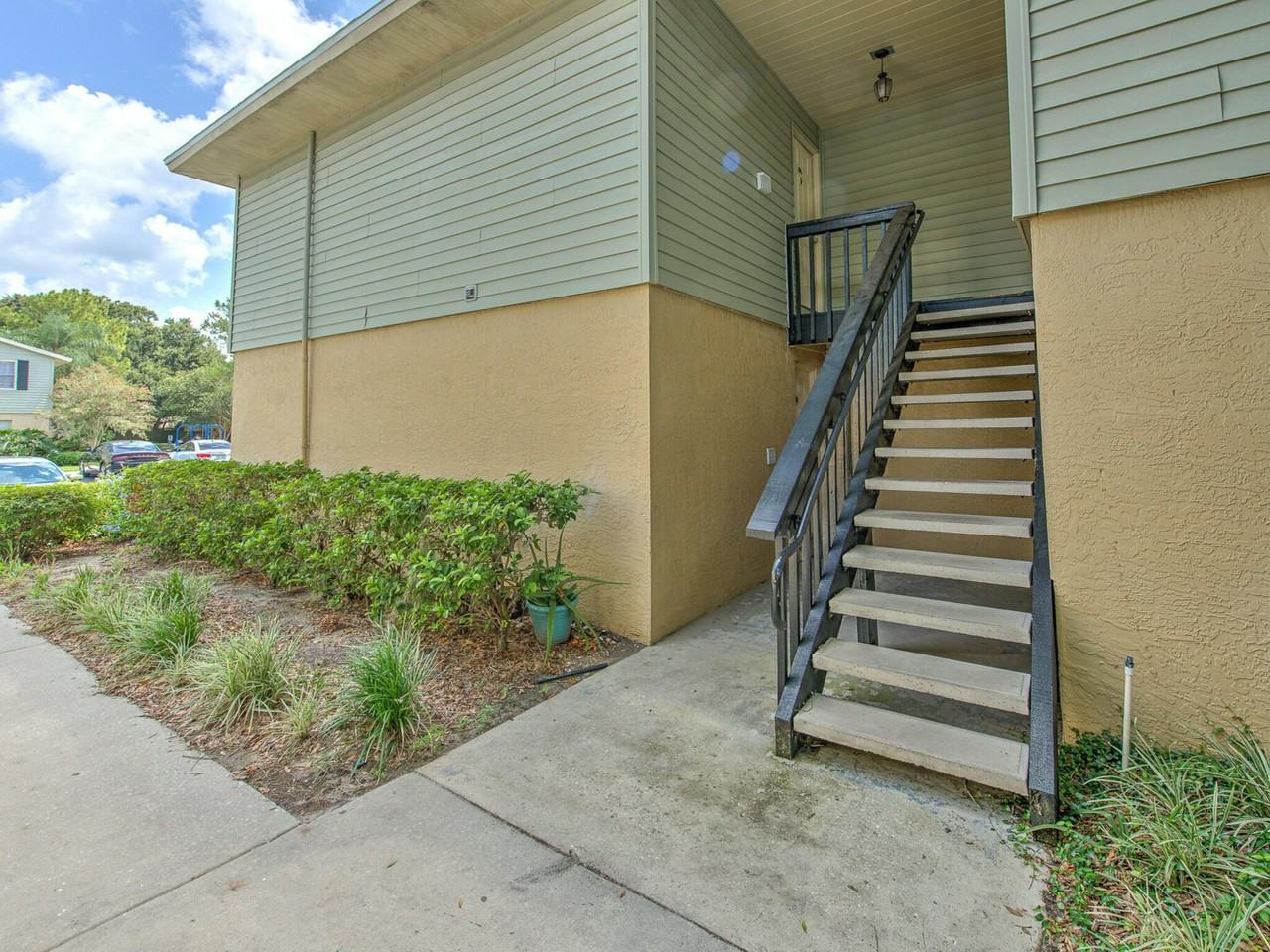 526 Golden Raintree Place - Photo 4 of 32