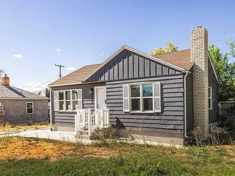 997 E 460 S - Photo 2 of 39