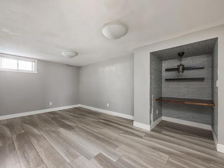 997 E 460 S - Photo 6 of 39