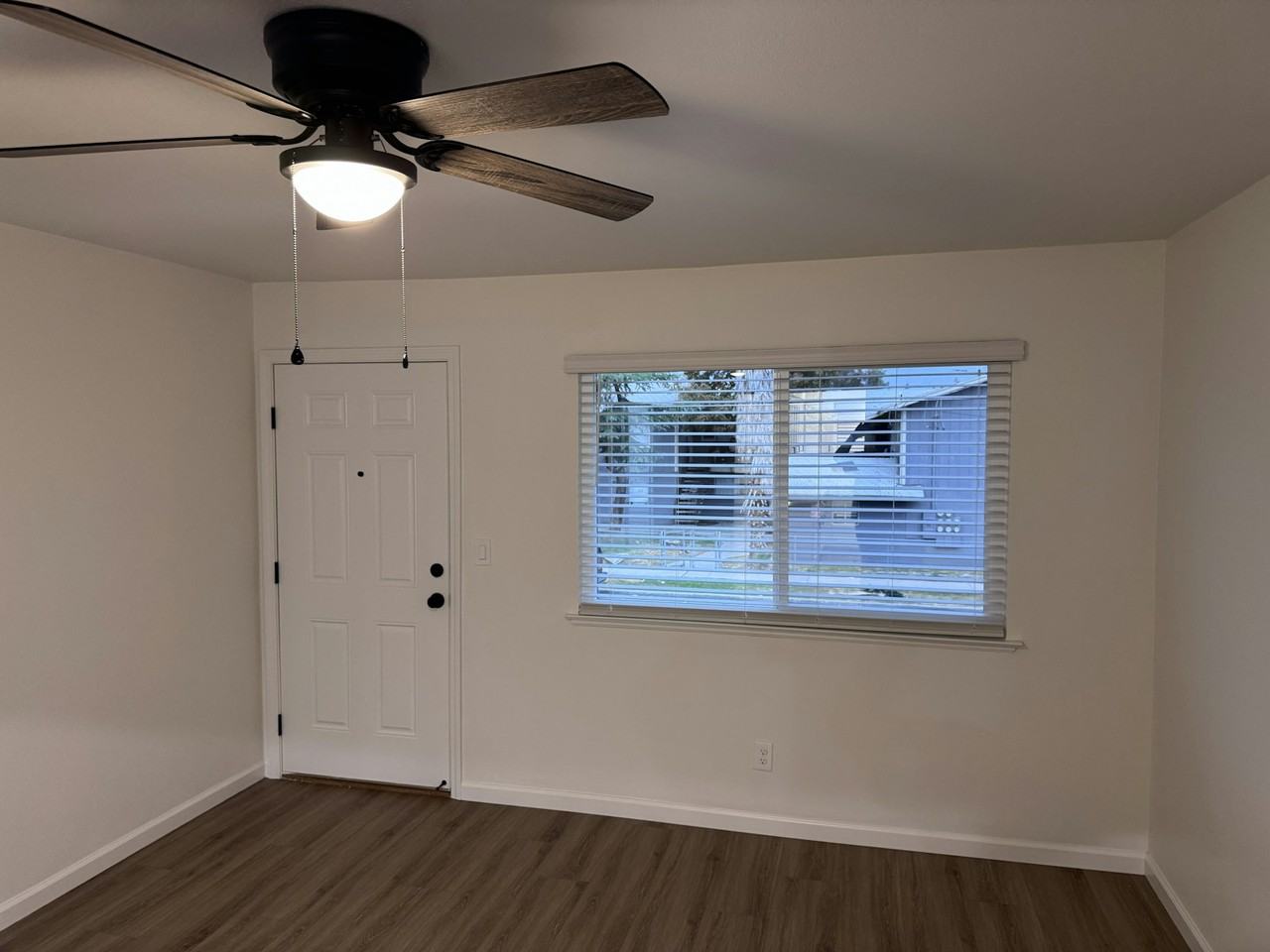 2126 North Glenn Avenue, Unit 2126 - Photo 6 of 30