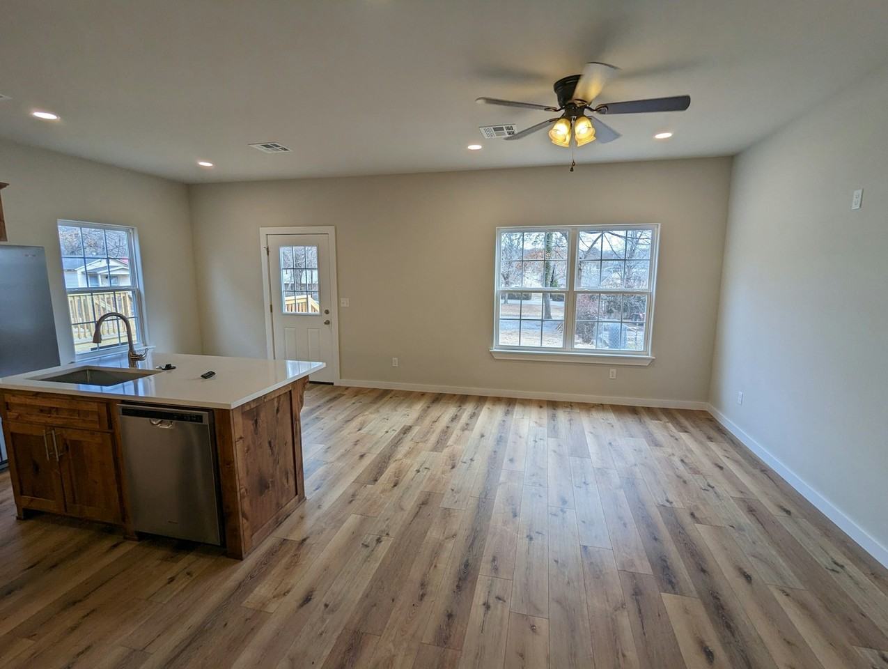 141 South Bluff Avenue - Photo 4 of 15