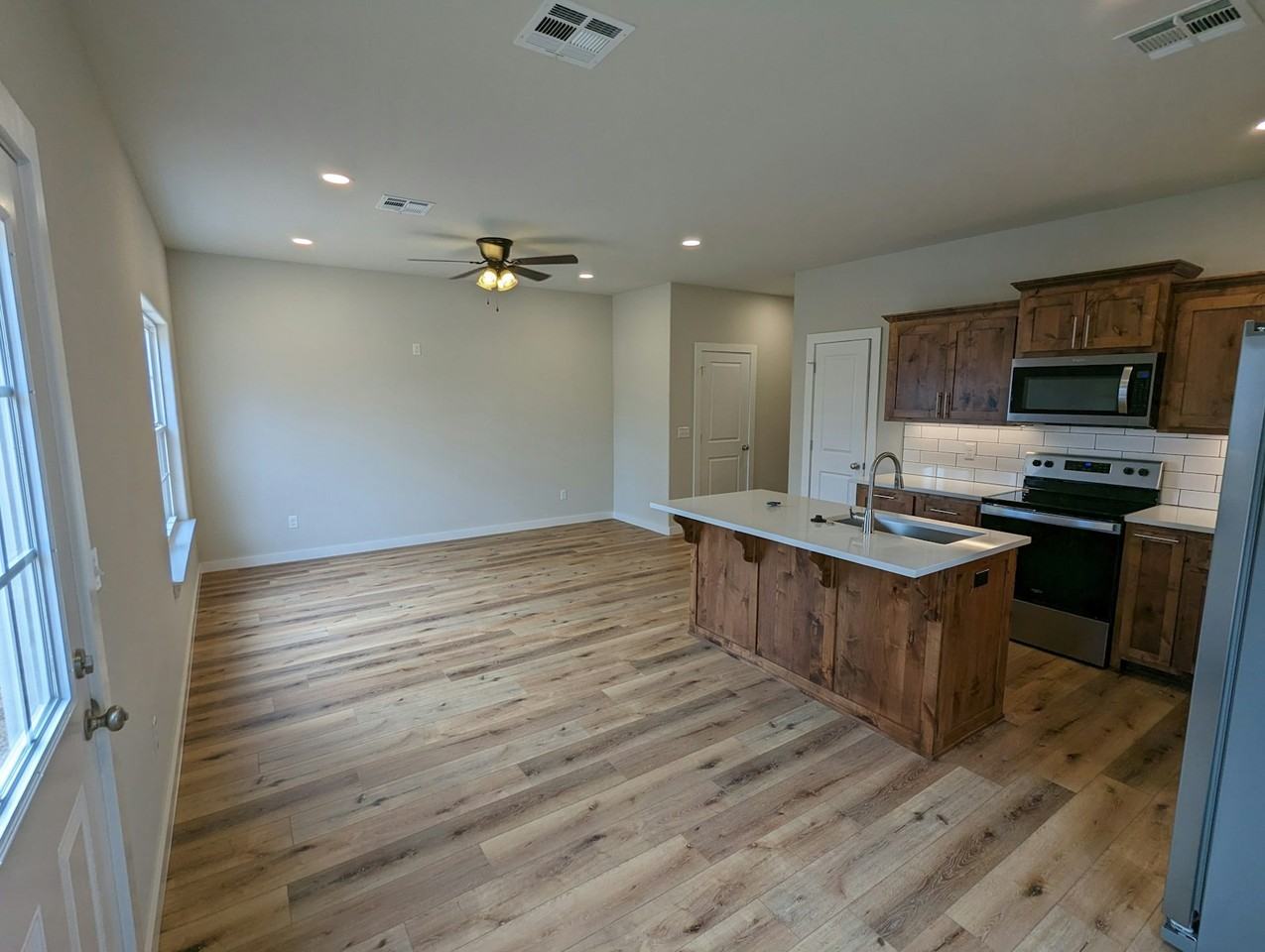 141 South Bluff Avenue - Photo 6 of 15