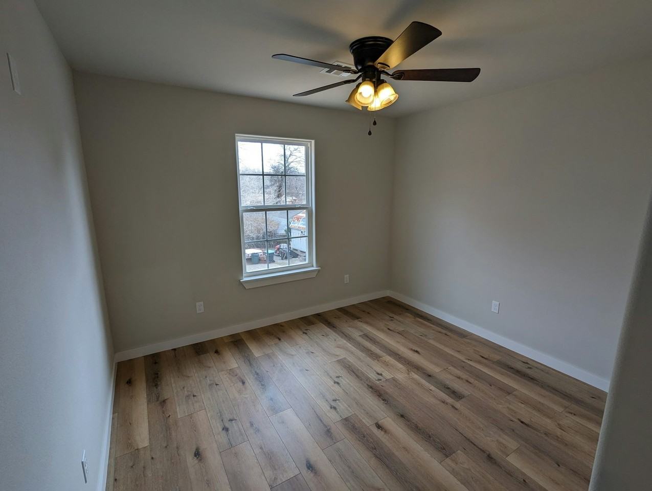 141 South Bluff Avenue - Photo 7 of 15