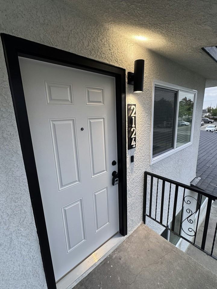 2124 North Glenn Avenue, Unit 2124 - Photo 2 of 18