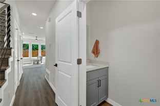 104 Creekside Trail - Photo 1 of 1