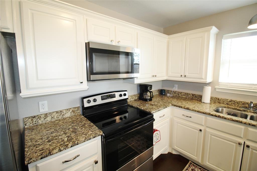 309 E 2nd St #309 - Photo 3 of 19