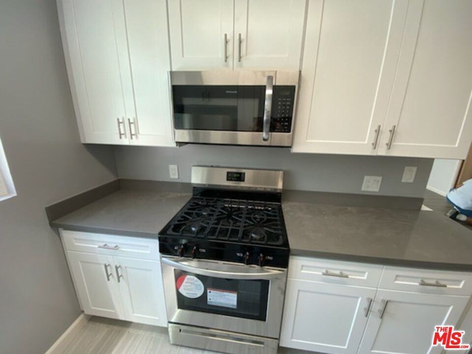 1732 N Harvard Blvd #1732-103 - Photo 4 of 19