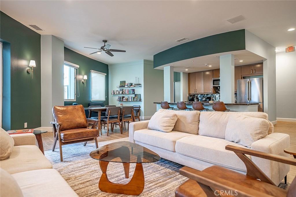 700 E Ocean Blvd #700-3003 - Photo 3 of 39