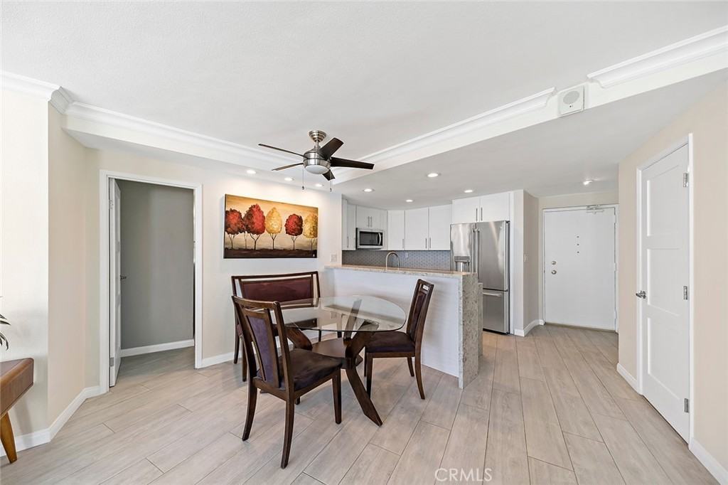 700 E Ocean Blvd #700-3003 - Photo 5 of 39