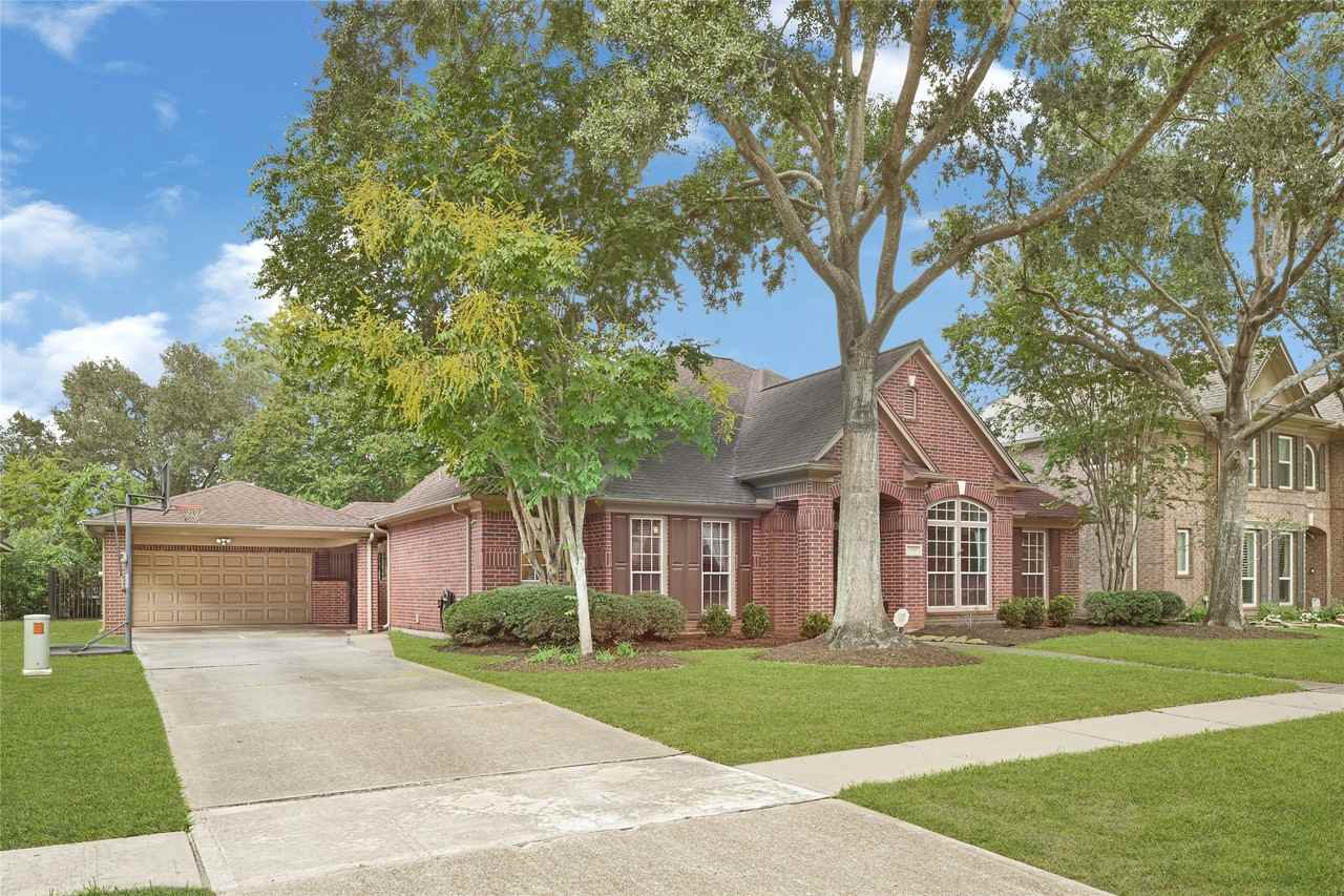 1130 Wellshire Dr #1130 - Photo 2 of 47