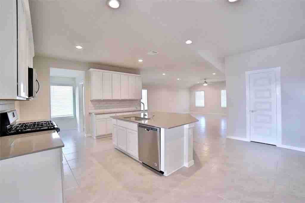 29707 Cayenne Cir #29707 - Photo 4 of 24