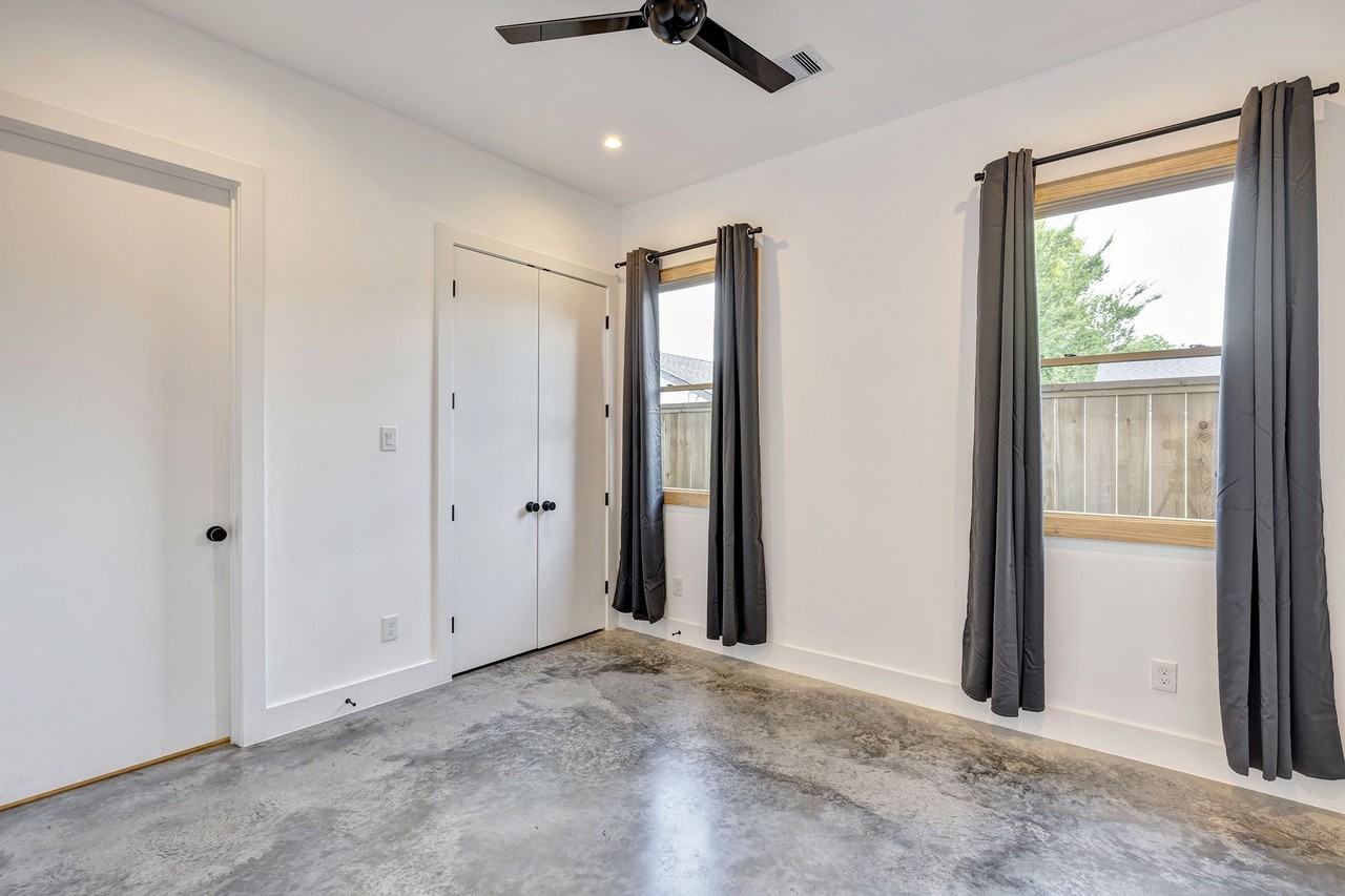 907 Kern St #907B - Photo 3 of 18