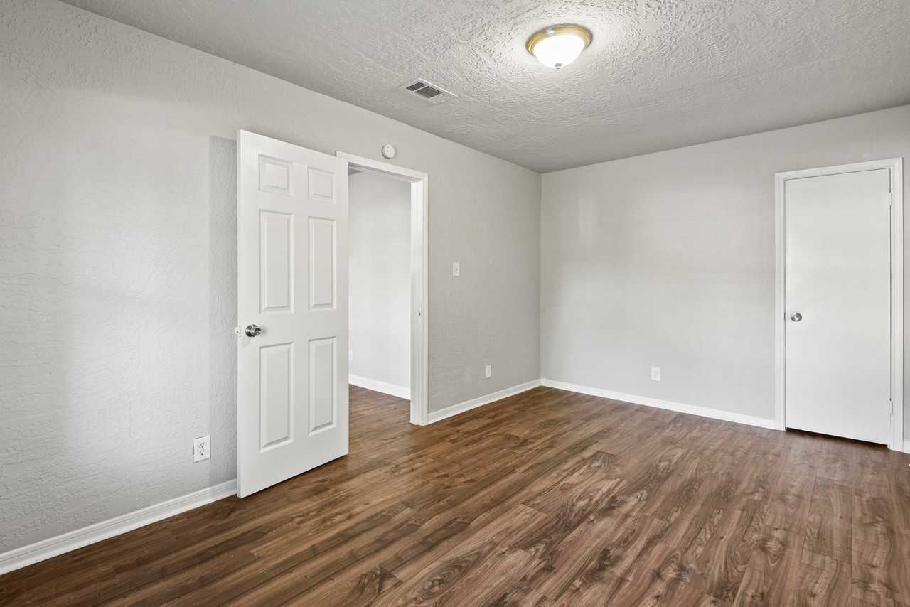 911 Patsy Dr #911 - Photo 2 of 13