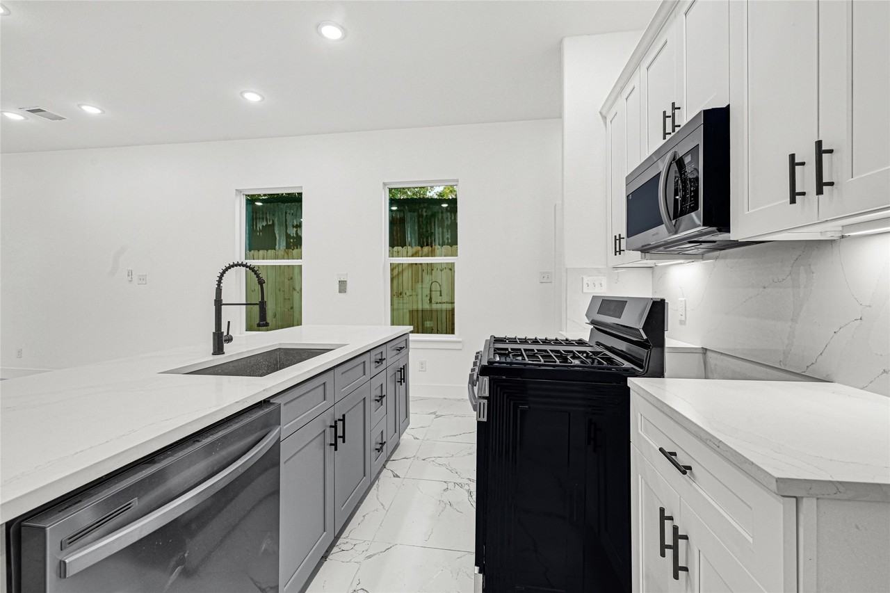 9312 Waller Street #9312 - Photo 3 of 22