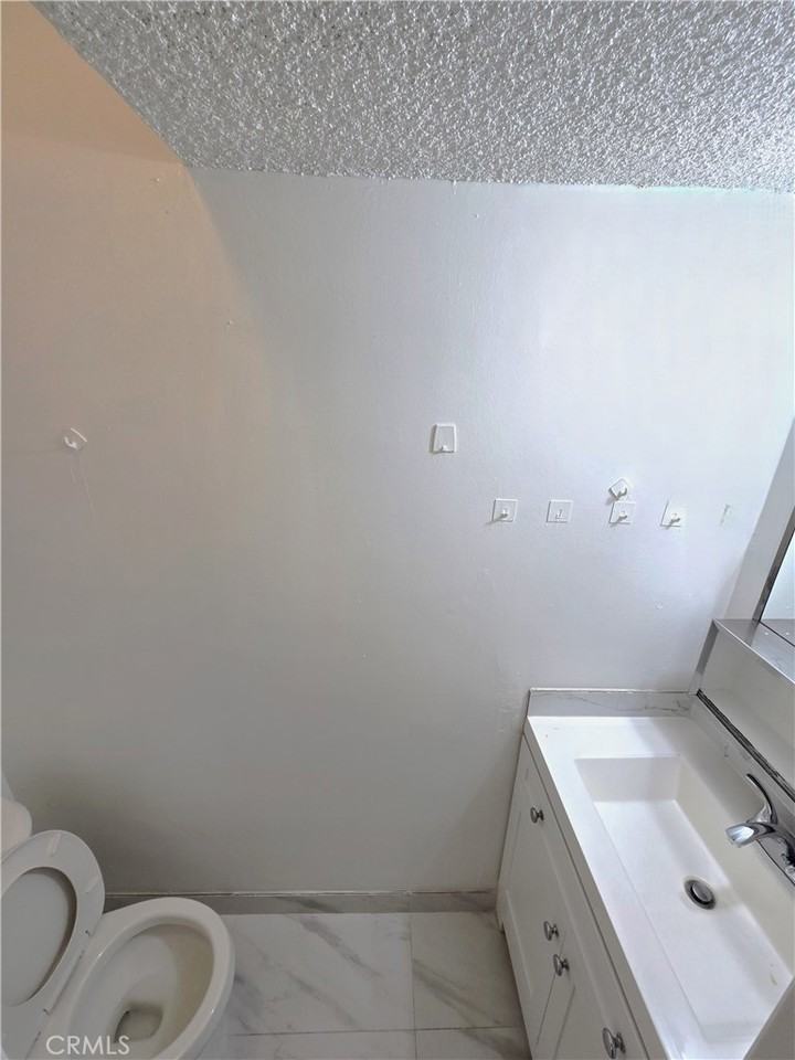 911 New Depot Street #911-7 - Photo 2 of 20