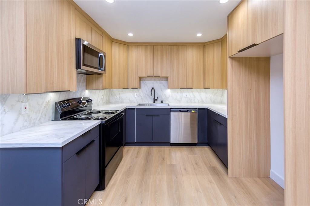 7510 Etiwanda Avenue #7510 - Photo 6 of 19