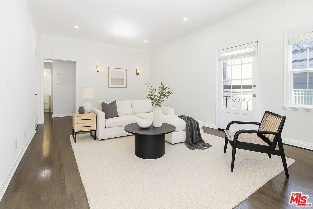 111 North Harper Avenue #1111-2 - Photo 7 of 29