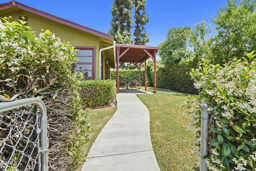 767 East Howard Street #767 - Photo 3 of 32