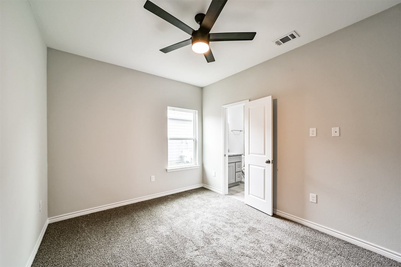 16613 East Lynbrook #16613 - Photo 5 of 23