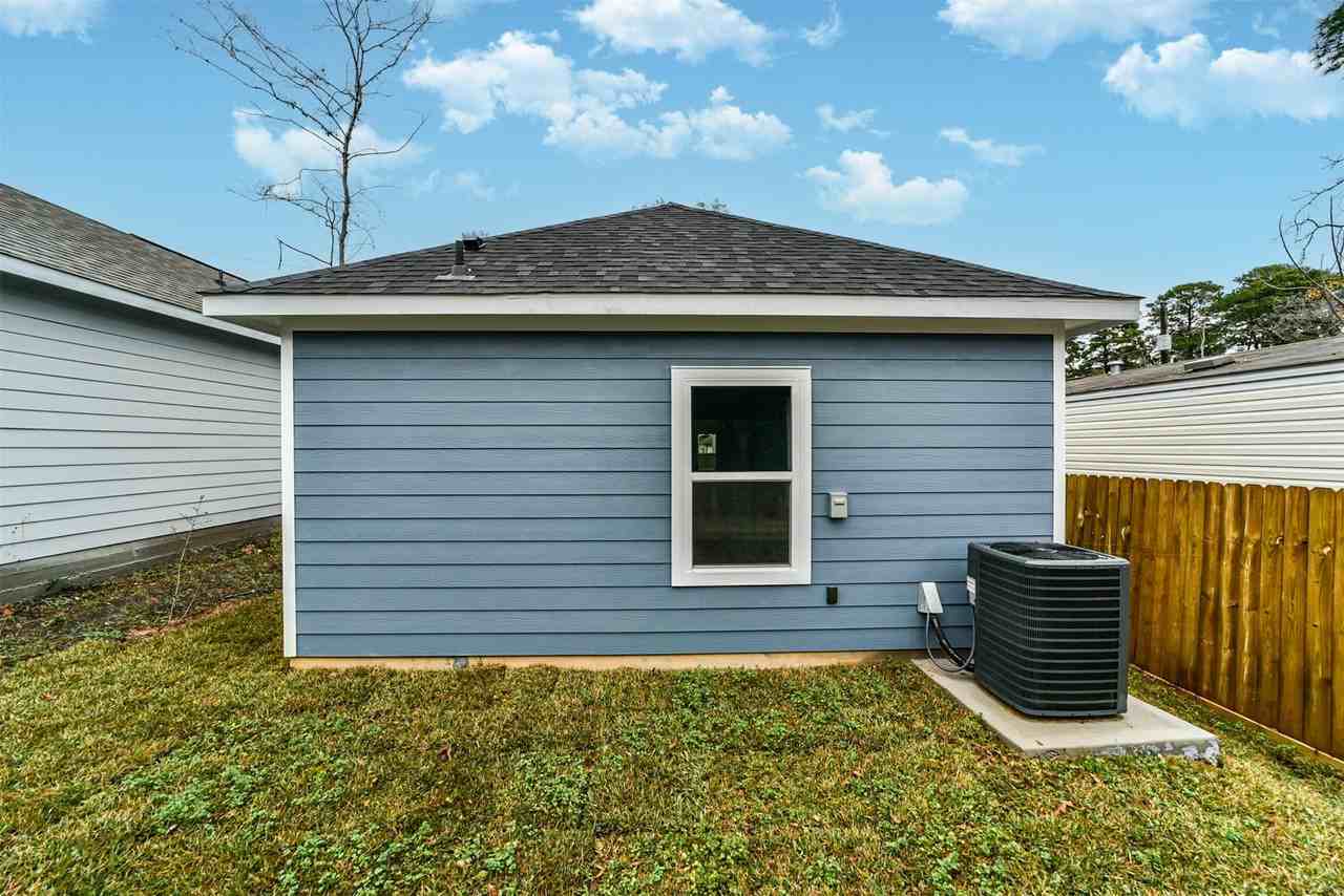 16613 East Lynbrook #16613 - Photo 6 of 23