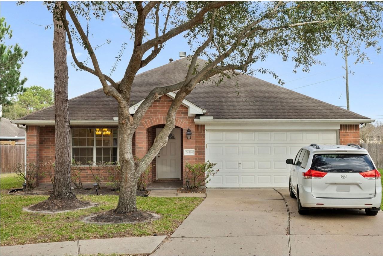 24406 Glenthorpe Court #24406 - Photo 3 of 40