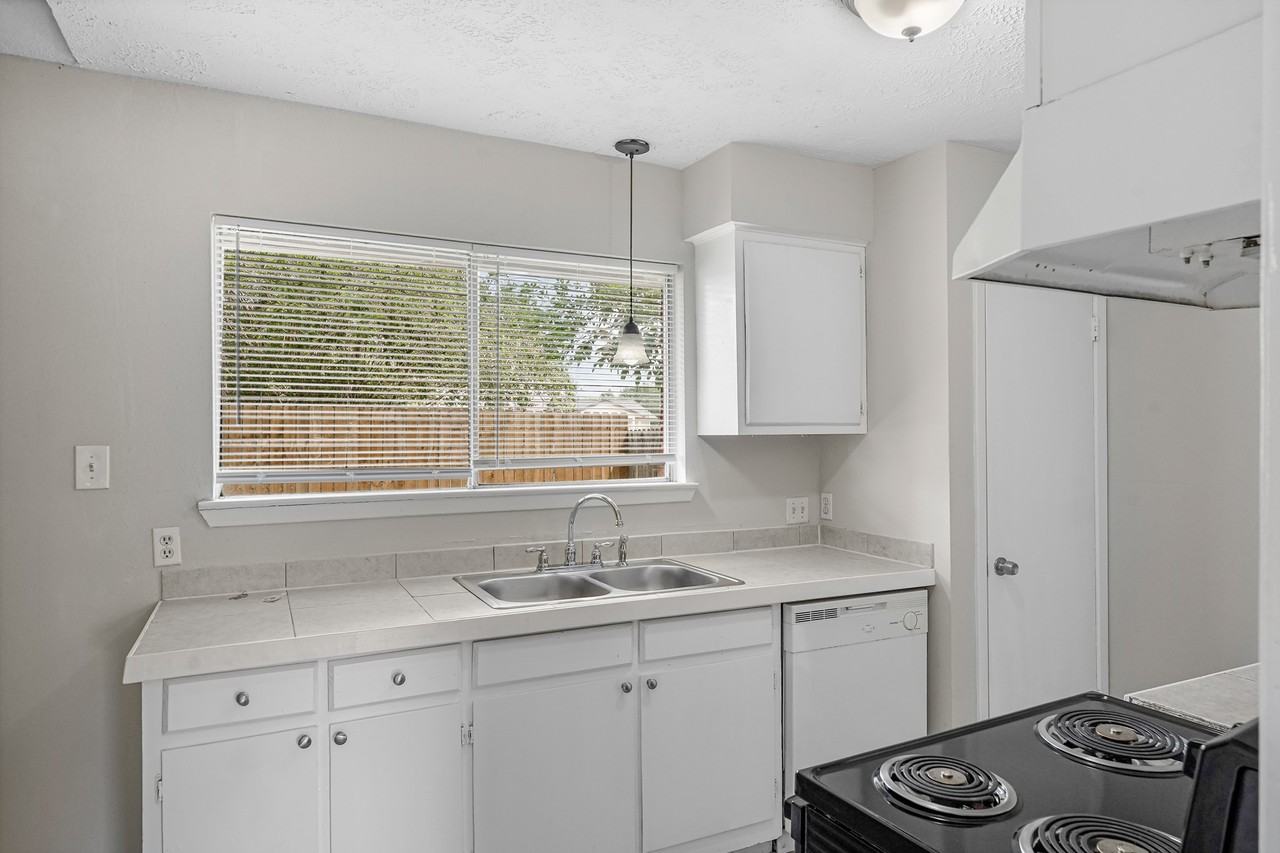 15011 Tippcrest #15011 - Photo 3 of 16