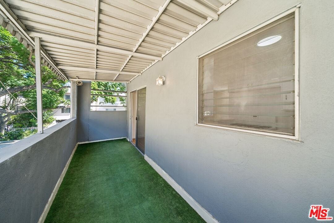 1027 N Edinburgh Ave #1027-4 - Photo 3 of 20